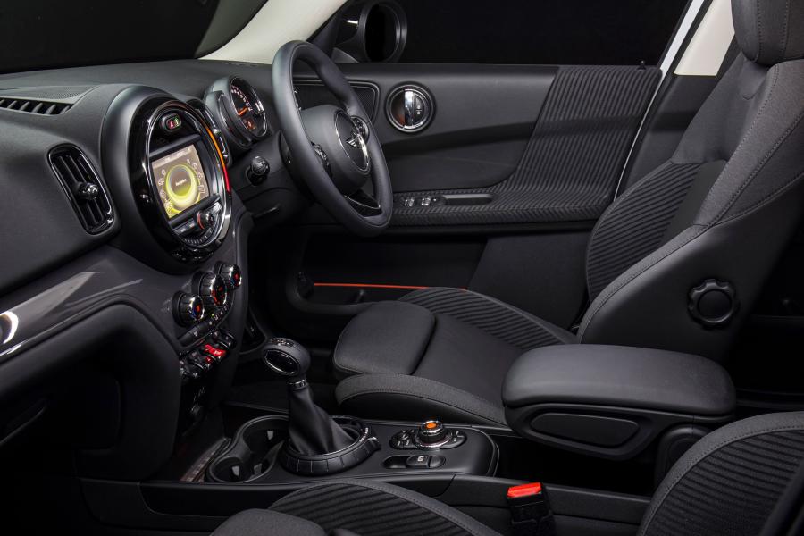 Интерьер Mini Cooper Countryman 2017 года  (AU) (фото 3 из 5)